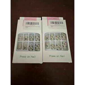 Sevkasia Glossy Press On Nails Moon Pattern White Black x 2 Sets Glue Sticky Tab